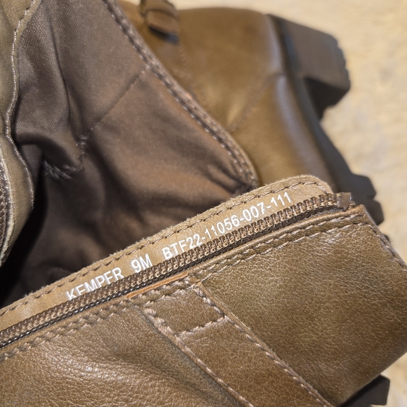 BareTraps Kemper Lug Sole Bootie-NEEDS INSOLES - Picture 6 of 11